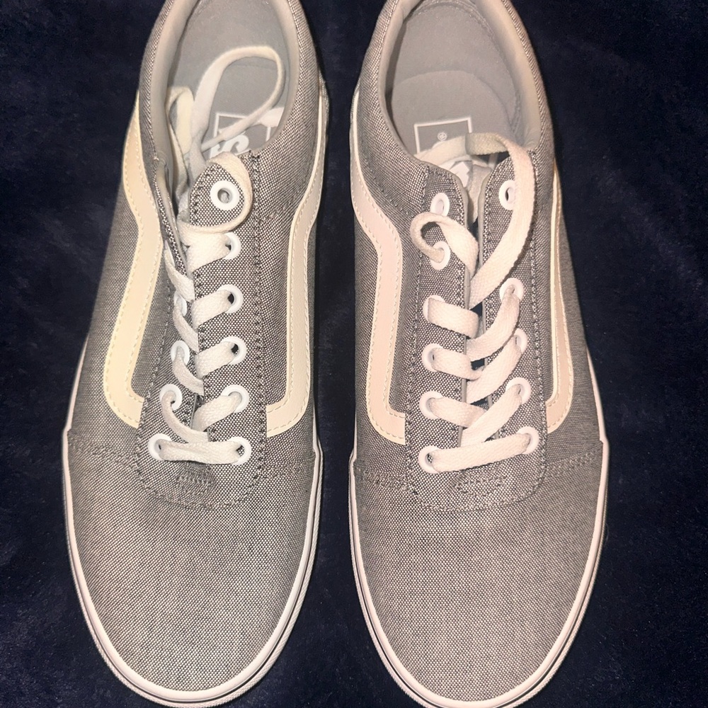 Vans Gray and White Casual Sneakers
Never worn